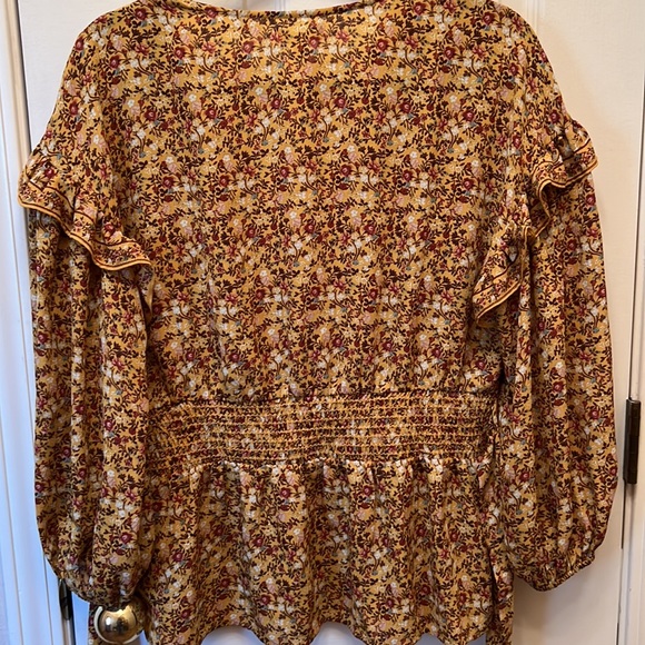 NWT Max Studio Floral Deep V Belted Peasant Blouse - Picture 10 of 11